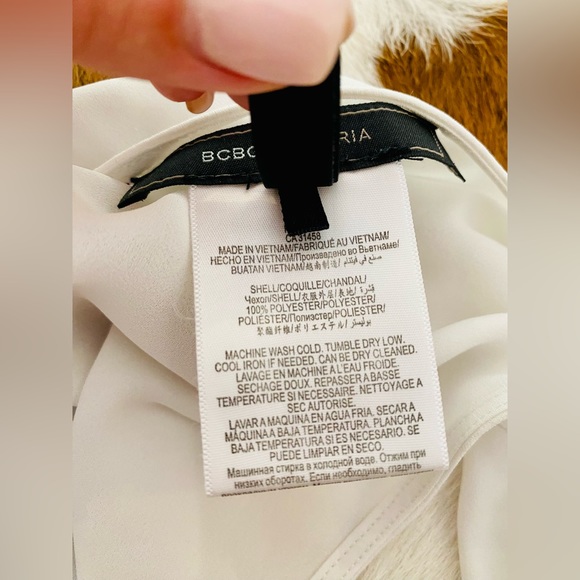 BCBGMaxazria Two Toned White and Black Sleeveless Blouse | size: XXS - Picture 9 of 10